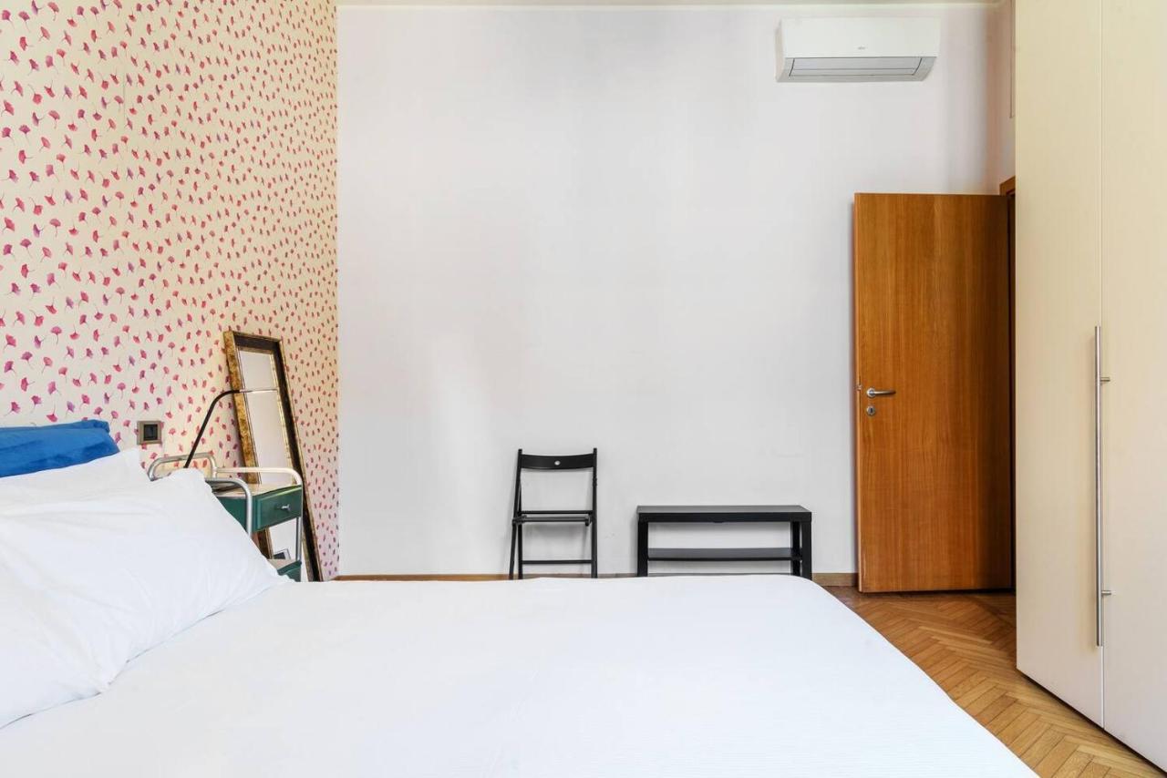 Colored And Spacious Flat Close To Navigli By Easylife Мілан Екстер'єр фото